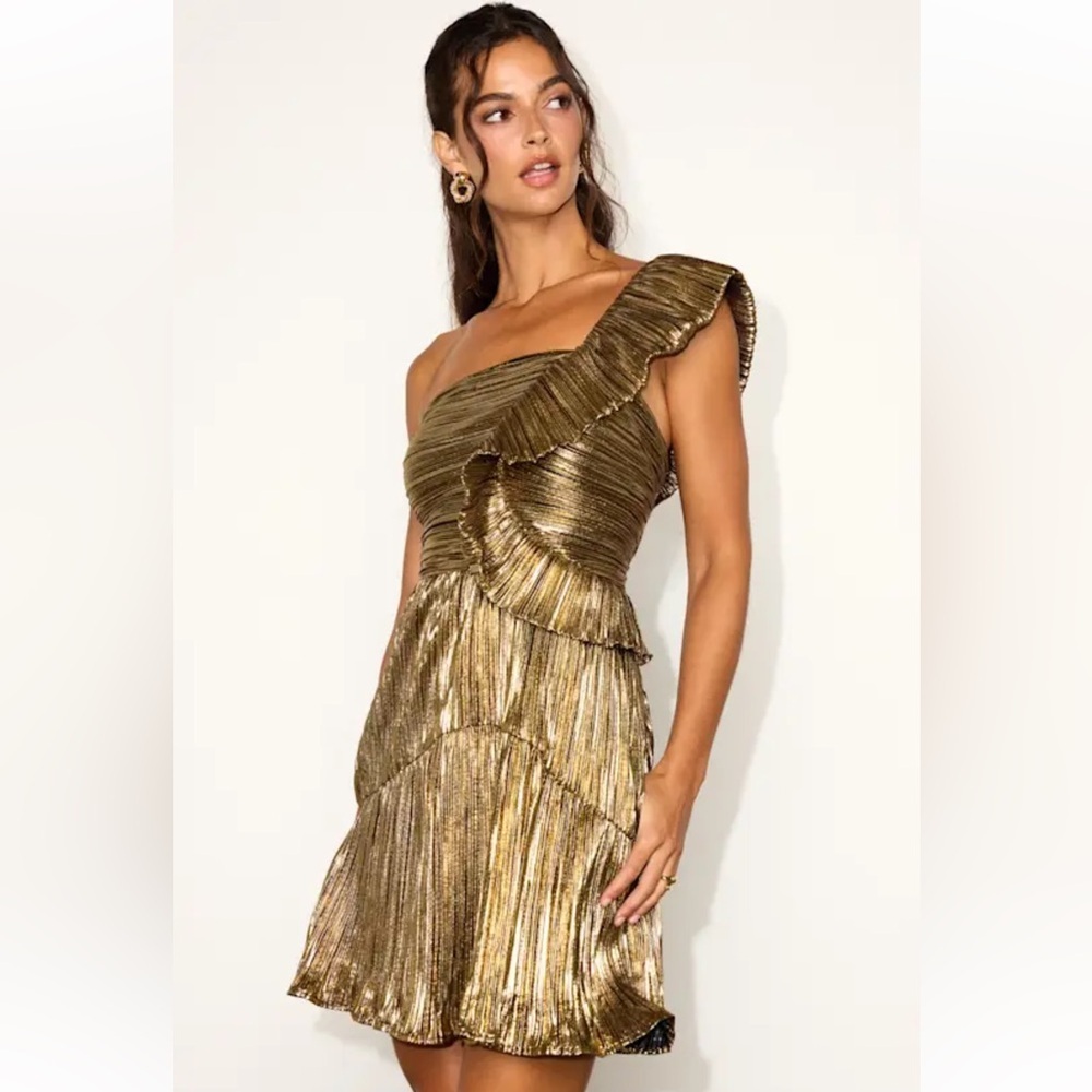 ⚡️NWT Lulus Kunisa Gold Plisse Ruffled One-Shoulder Mini Dress Size Small